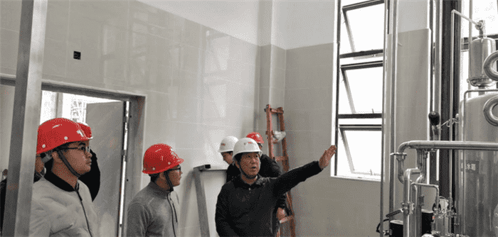 铜仁城投集团公司领导到石阡泉都矿泉水项目现场调研指导工作