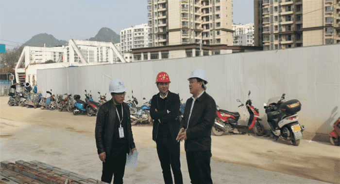 铜仁城投集团党委副书记、总经理何向东一行赴子公司在建项目指导工作