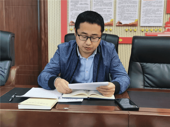 铜仁城投集团九龙地矿子公司联合党支部组织开展党员大会暨党史学习教育 专题研讨会