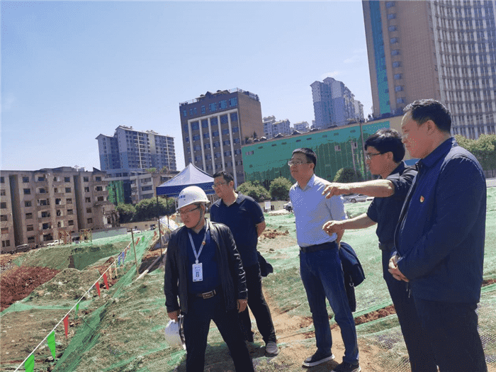 铜仁城投集团公司领导赴项目开展节前安全生产大检查