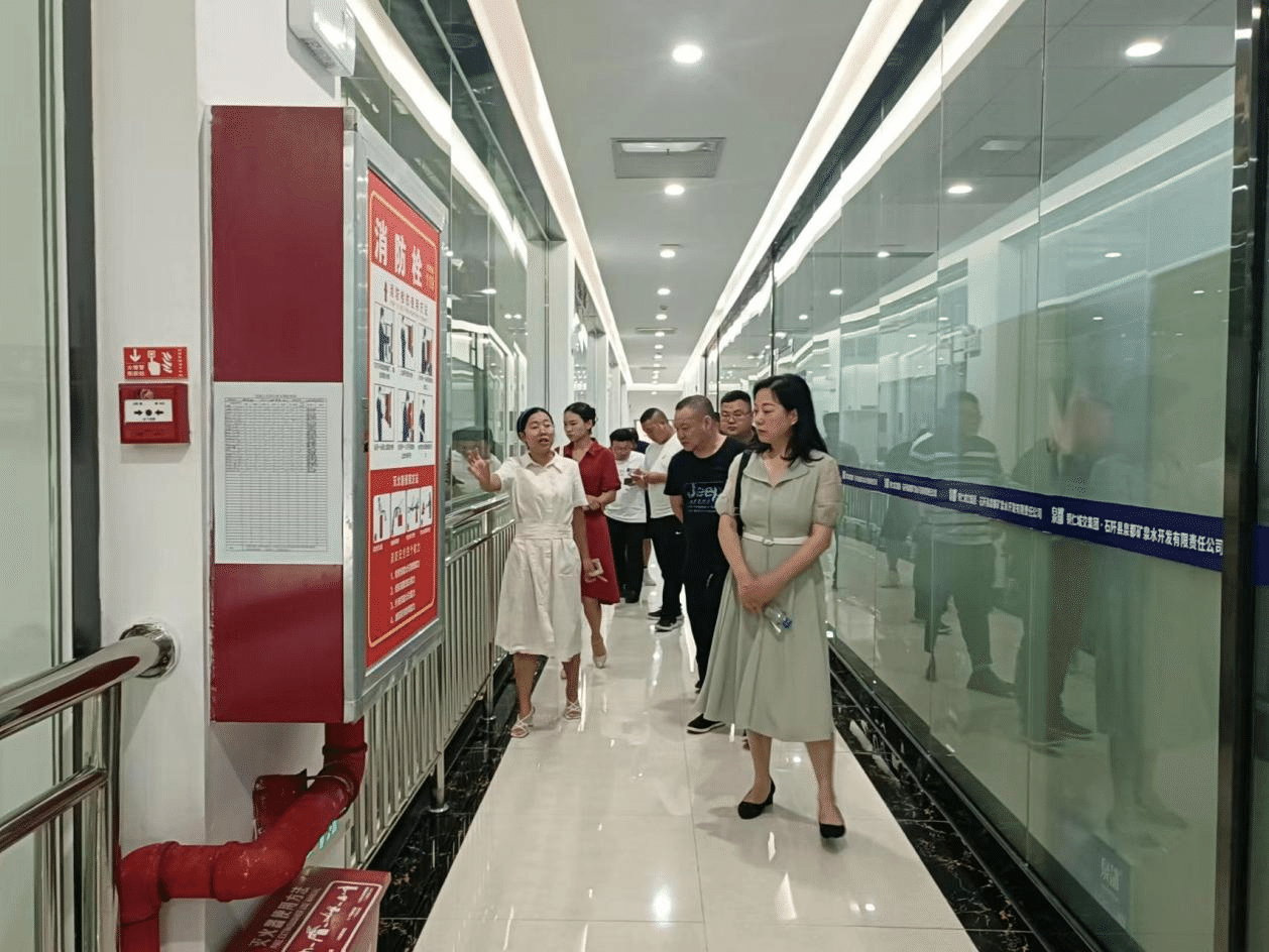 市商务局副局长陈亚玲一行莅临泉都矿泉水公司考察调研