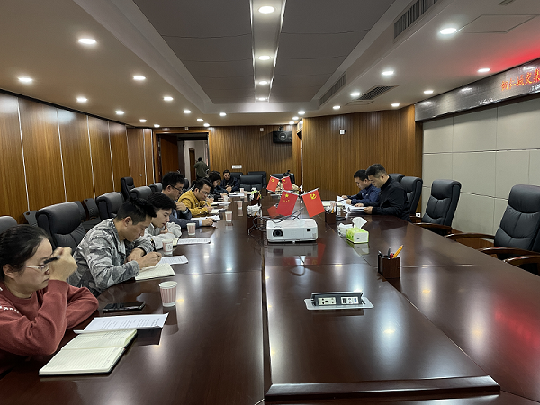 铜仁城交集团九龙地矿公司召开10月安全环保工作会
